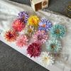 Flor Artificial Hoja de Pino Cabeza de Crisantemo Flor Falsa DIY Pasador Hecho a Mano Tocado Ropa Falda de Baile Flor Paraguas Decoración Accesorios de Fotografía