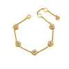 El mismo estilo que la joyería: un brazalete de flor de cinco pétalos con diseño completo de diamantes y una cadena de extensión, un brazalete de alta gama y a la moda para mujer, un accesorio versátil
