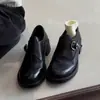 Primavera 2026 Nueva Versión de Piel de Cordero Zapatos de Cuero Británicos de Suela Gruesa para Mujer Hebilla de Cuero Tacón Grueso Zapatos de Salón Versátiles Negros