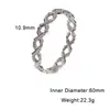 Pulseira de aço inoxidável com elos geométricos transpassados, minimalista e elegante, com um estilo cool e discreto, oferecendo um visual único e sofisticado; pulseiras de aço titânio para atacado