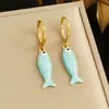 Aretes Colgantes de Pez Pequeño con Goteo de Aceite de Dibujos Animados Venta Caliente Transfronterizo Xi Yin Nuevo Estilo Acero Inoxidable Chapado en Oro Simple Lindo Arete para Mujer