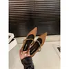 Sapatos Mary Jane Retro de Camurça com Corrente de Nicho, Bico Fino, Boca Rasa, Uma Tira. Versáteis para o Trabalho, Salto Baixo, Estilo Noturno para Mulheres