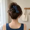 Pinza de Pelo de Denim Estilo Coreano con Lazo Retorcido para Mujer Pinza de Garra de Una Palabra de Gama Alta 2026 Nuevo Pinza para Moño en la Parte Posterior de la Cabeza Accesorio para el Cabello