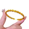 Tienda de Oro Mismo Estilo Arena Dorada Flor de Iris Sólida Pulsera Abierta para Mujer, Pulsera de Lujo Ligero Exquisita de Moda Retro de Gama Alta