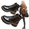 Botas Martin populares de sola grossa para mulheres baixinhas, novo estilo outono e inverno 2026, forradas com fleece e espessadas, botas curtas de estilo britânico que afinam para mulheres