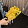Zapatillas Amarillas con Estrellas Xiaolangte para Mujer Versátiles Estilo Retro Americano Popular entre Celebridades de Internet Diseño de Nicho Mocasines Deportivos para Hombre
