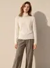 Outono Inverno 2026 Camada Base de Caxemira Gola Alta Suéter Tricotado Feminino Peça Íntima Vazada Camisa Feminina de Caxemira Suéter de Temperamento
