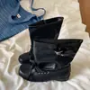 Botas de Cano Curto com Cadarço e Laço Vintage Desgastado Femininas Chegada Nova Outono 2026 Estilo Ballet Estilo Coreano Botas de Cano Curto Botas Western com Salto