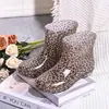 Botas de Chuva Forradas com Lã Espessada para Mulheres Sapatos Aquáticos Botas de Água Adulto Lã Fixa Sapatos de Borracha para Cozinha Impermeável Antiderrapante Botas Curtas