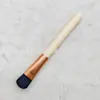 Pincel de Maquiagem, Pincel de Base em Formato de Língua, Pincel Plano que Não Absorve Pó, Pincel Especializado para Aplicar Base Líquida, Adequado para Uso Seco e Úmido