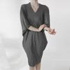 Vestido plissado Moda High-end Feminino Solto Simples Miyake Primavera e Verão Nova Manga Morcego Saia de Comprimento Médio