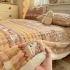 Nuevo juego de sábanas de tres piezas, hecho de terciopelo de leche, para otoño e invierno, que proporciona calidez, adecuado para dormitorios de estudiantes, con forro adicional de felpa, y se puede usar como colcha o manta en casa