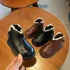 Botas para bebê menina sapatos de inverno sola macia sapatos para bebê andar sapatos de algodão infantis com veludo extra sapatos de menina sapatos de princesa botas pequenas de couro