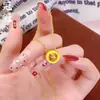Mismo estilo que el de la tienda dorada, el deslumbrante collar Ojo de Gato Escama de Dragón Triturada por el Hielo es una Cadena para Clavícula de Lujo Ligero y Gama Alta Hecha de Oro de Arena