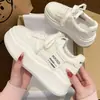 Zapatillas Blancas Versátiles de Suela Gruesa para Mujer que Aumentan la Altura, Nuevas Zapatillas Deportivas Transpirables Otoño 2026, Zapatos Casuales Ligeros de Nicho