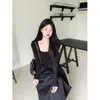 Vestido Quadrado Estilo Francês Feminino Outono 2026 Nova Chegada Cintura Marcada Emagrecedor Camada Base Interna Vestido de Manga Longa