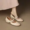 Sapatos de couro estilo francês para noite com salto baixo para mulheres, novo modelo 2025, sapatos Mary Jane de couro genuíno com bico redondo e tira única rasa