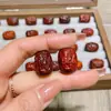 Colgante de mano de palo de rosa rojo tallado con dátil rojo, decoración artesanal de madera maciza "Zao Sheng Guizi", colgante de juguete para mano, bola de mano