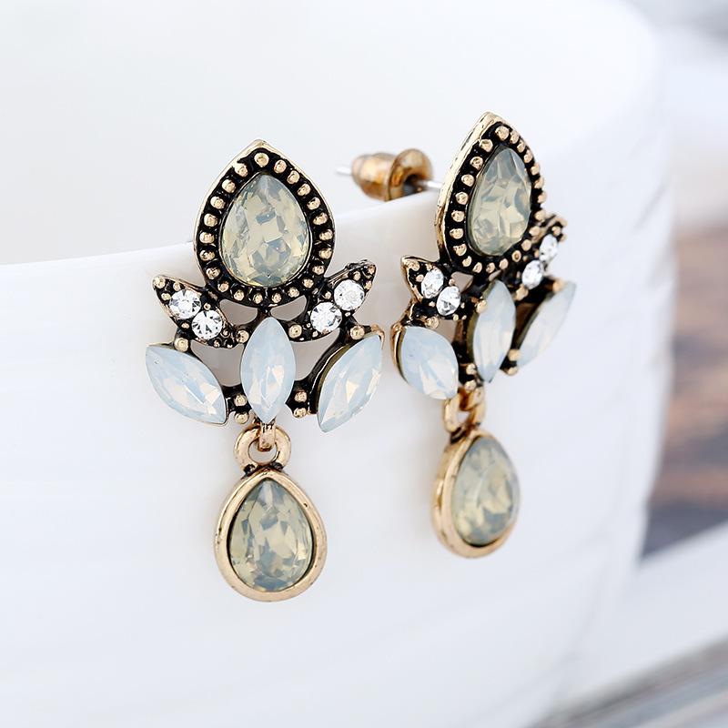 3724352030_1079086986