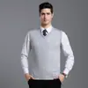 Colete suéter de lã masculino gola V cor sólida outono e inverno suéter masculino sem mangas colete suéter 680#