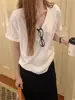 2026 Verano Nuevo Estilo Capa Base Casual Estilo Coreano Adelgazante Versión Coreana Suelto Top para Estudiante Camiseta de Cuello V Color Sólido Manga Corta para Mujer