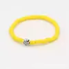 Pulsera de Cruz de Arcilla Suave de Colores de 6 mm con Cordón Elástico, Pulsera Estilo Viajero, Moderna y Única