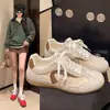 Zapatos Deportivos Casuales Versátiles de Suela Plana Retro 2026 Zapatos de Tabla para Mujer con Cordones Estilo Coreano Verano Zapatos de Entrenamiento Alemanes Tendencia Nuevo Bloqueo de Color