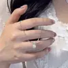 Collar de Acero de Titanio con Colgante de Cubo de Azúcar Nudo Popular Estilo Coreano para Mujer, Lujo Ligero Nicho Gama Alta Exquisito Collar Microincrustado de Circonita