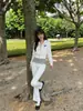 Jaqueta curta de moletom branca slim fit para mulheres, novo conjunto esportivo casual de outono 2026, conjunto completo estilo coreano