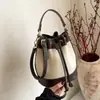 Bolso Cubo de Gran Capacidad Europeo y Americano para Amazon Bolsos Casuales de Nicho Bolso de Hombro Único Bolso de Mano Retro de Alta Calidad para Comercio Exterior