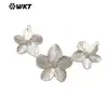 Wt-C333 Diseño Único de Tres Flores Conector de Colgante Chapado en Oro de 18 Quilates Accesorios para Pendientes Hechos a Mano