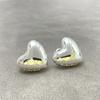 Fiebre de estilo navideño y de Año Nuevo con pendientes de amor plateados tridimensionales, pendientes de clip para orejas con forma de corazón de melocotón, simples y de alta gama, para mujer
