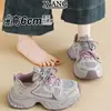 En Stock~Zapatos de Papá de Cuero Genuino para Mujer 2026 Otoño Nuevo Estilo Suela Gruesa Aumentan la Altura Versátiles Zapatos Deportivos Casuales para Mujer