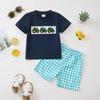 Traje de Bebé Niño Pequeño Nuevo Verano 2025 Camiseta de Algodón Tejida de Manga Corta con Cuello Redondo Bordada y Pantalones Cortos a Cuadros