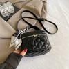 Bolso pequeño popular para mujer de este año 2023 otoño e invierno nuevo bolso de caja portátil hilo bordado rómbico estilo retro occidental bolso bandolera