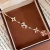 Producto Popular de Xiaohongshu: Pulsera con Diamantes Incrustados de Caballo del Año Zodiacal y Trébol de Cuatro Hojas para Mujer, Versátil, de Moda, Exquisita, Joyería de Alta Gama