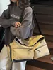 Nova bolsa transversal esportiva moderna estilo coreano com múltiplos bolsos, bolsa de ginástica fashion para homens e mulheres, bolsa de viagem portátil para passeios