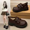 Zapatos peludos zapatos pequeños de cuero mujer primavera otoño zapatos de algodón marrones con terciopelo nuevo estilo estilo británico 2026 mocasines botas de nieve
