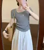 Estilo Casual Gola Quadrada com Cordões em Ambos os Lados, Manga Curta, Novo Verão 2025 Estilo Coreano Casual Elegante Cor Lisa Camiseta Top
