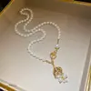 Brincos Colar Pingente Redondo Estilo Retro Europeu e Americano Cravejados com Diamantes e Pérolas, Corrente para Clavícula de Luxo Leve de Alta Qualidade, Acessório de Pescoço Elegante