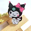 Broche Acrílico Cartoon Kuromi Atacado Pin para Bolsa Acessórios Patch de Emblema Presente da Temporada de Formatura