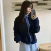 El tamaño ha sido actualizado. Esta es una sudadera linda y de estilo fresco con una pequeña corbata de moño, un cuello alto y una textura suave, cálida y agradable.