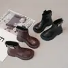 Botas Estilo Britânico Martin para Meninas de 6-12 Anos Inverno Novo Estilo Botas Curtas Quentes com Pelúcia Botas de Couro para Crianças Sola Macia Antiderrapante Botas de Inverno