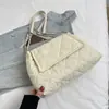 Bolsas de Algodão Tendência Estilo Coreano de Nicho para Mulheres, Nova Coleção Outono 2025 Bolsa Transversal Acolchoada Bordada com Corrente