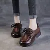 Sapatos Pequenos de Couro Macio para Mulheres 2025 Nova Fábrica de Sapatos Femininos Atacado Sapatos de Mãe Versátil Casual Mocassins com Solado Grosso Flats