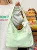 Bolso Tote de Gran Capacidad de Alta Gama para Viajes de Otoño e Invierno para Mujer 2025 Nuevo Bolso de Hombro Negro con Lazo Bordado