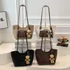 Bolsa Tote de Cor Lisa Texturizada Personalidade para o Dia a Dia Moda Retrô Casual Novo Estilo Elegante de Ombro ou Mão