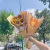 Ramos de Flores Eternas Tejidos a Crochet Terminados de Girasoles, Tulipanes y Claveles como Regalos Navideños para Amigos y Mejores Amigos