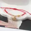 Pulsera de Cuerda Roja con Amuletos de Trébol, Mariposa y Cristales, Pulsera Tejida Ajustable para Parejas y Estudiantes, Joyería de Año de Nacimiento