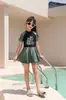 Maiô Infantil Feminino Novo Peça Única com Proteção Solar e Calça de Ângulo Reto para Crianças Pequenas e Estudantes, Roupa de Banho de Secagem Rápida